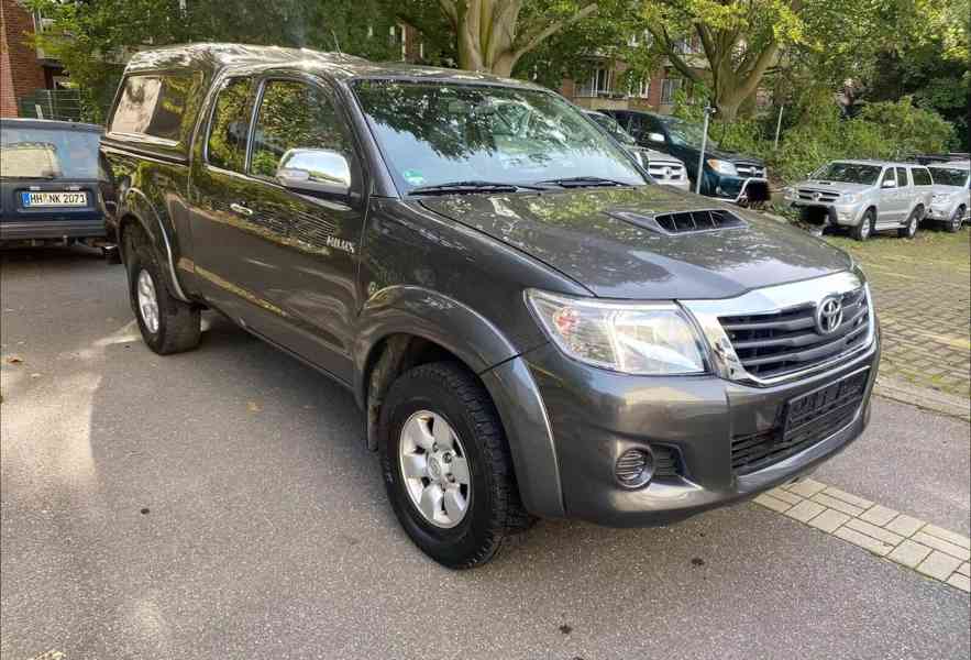 Toyota Hilux 2.5 D4D 106kw - foto 4