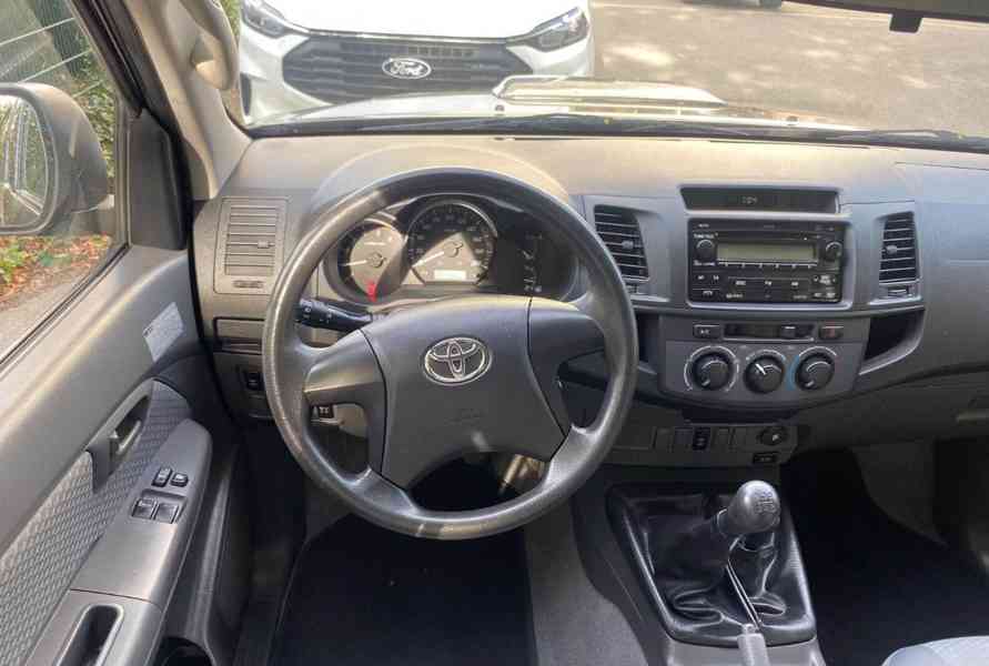Toyota Hilux 2.5 D4D 106kw - foto 2