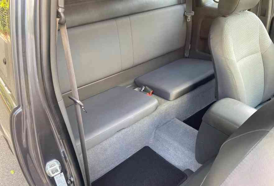 Toyota Hilux 2.5 D4D 106kw - foto 5