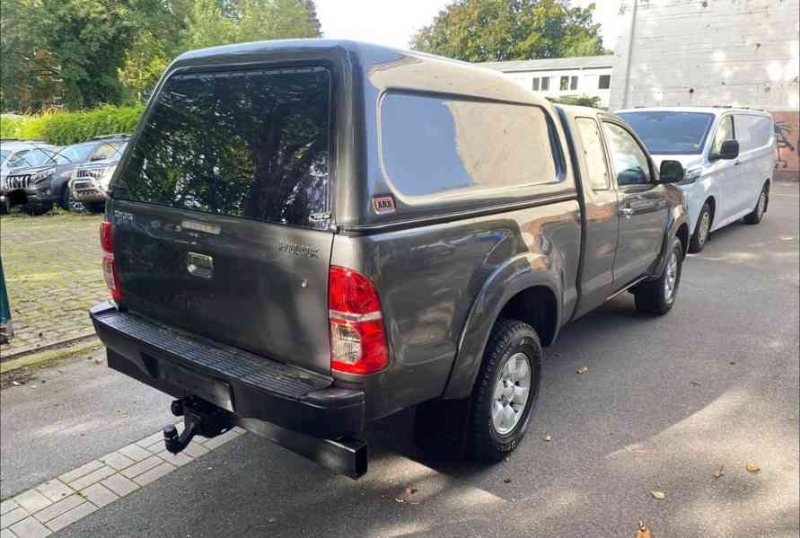 Toyota Hilux 2.5 D4D 106kw - foto 8