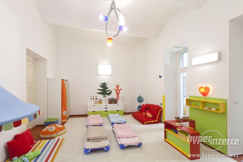 Přenechám zaběhlou školku v centru prahy. - foto 3