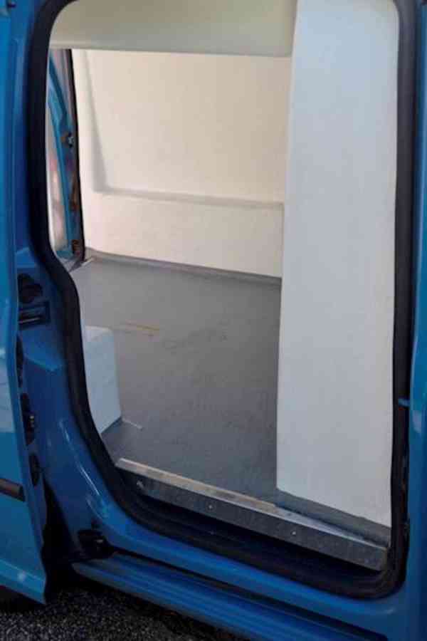  Prodám VW Caddy 1.6 TDI (2011) – CHLAĎÁK / MRAZÁK CARRIER   - foto 3