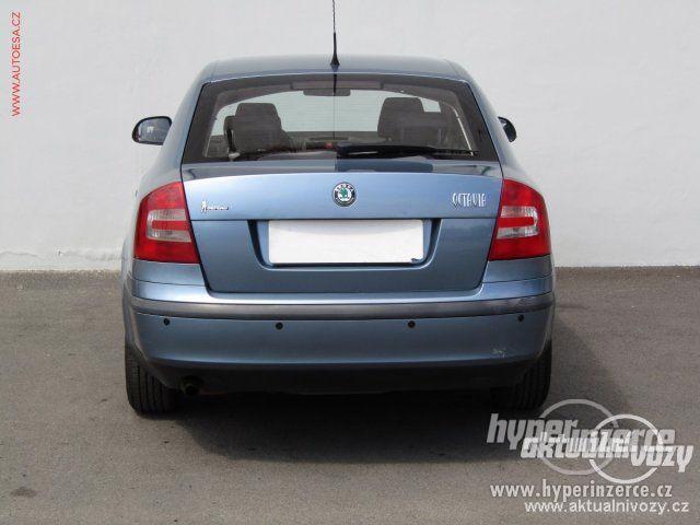 Škoda Octavia 1.6, benzín, rok 2011 - foto 4