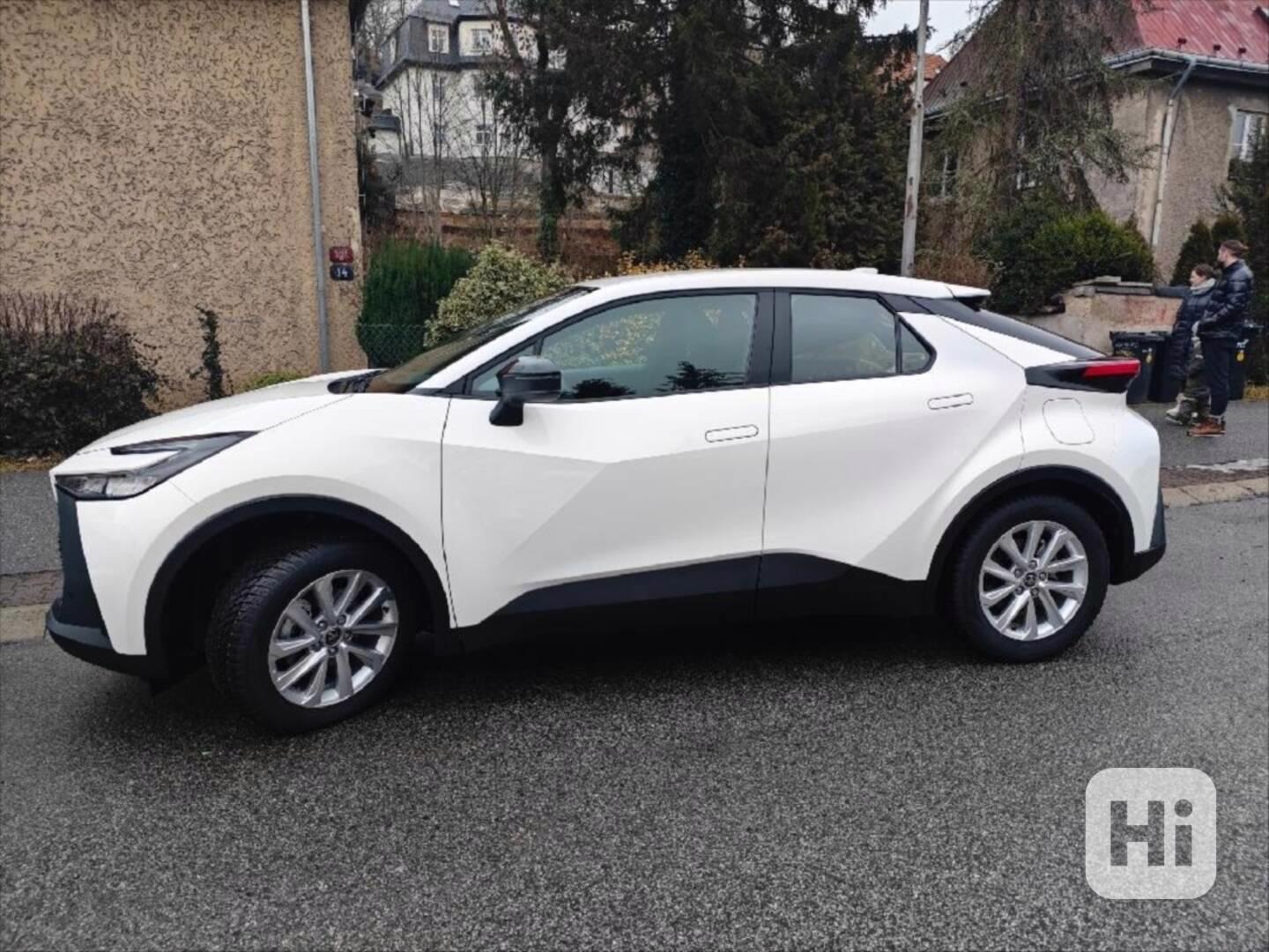 Toyota C-HR 2,0   e-CVT Comfort Business - foto 1