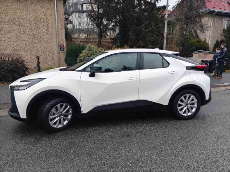 Toyota C-HR 2,0   e-CVT Comfort Business - foto 1