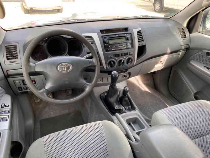 Toyota Hilux 3,0d Double Cab Sol 126kw - foto 10