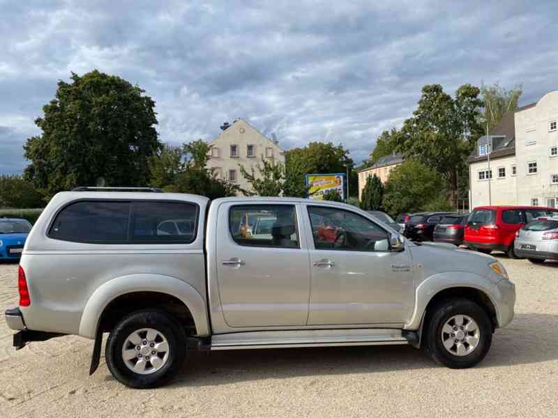 Toyota Hilux 3,0d Double Cab Sol 126kw - foto 2