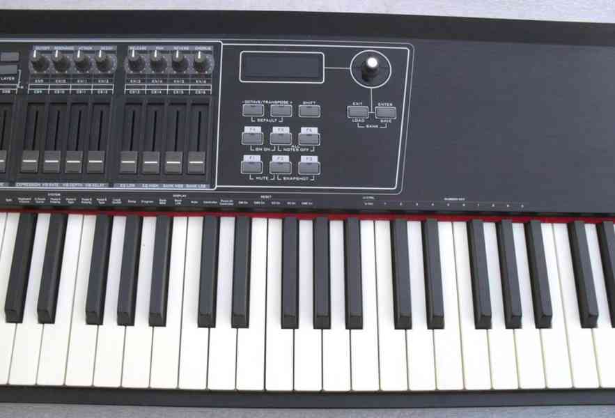 MIDI klávesy CME UF-80 Classic, kladívková mechanika - foto 5