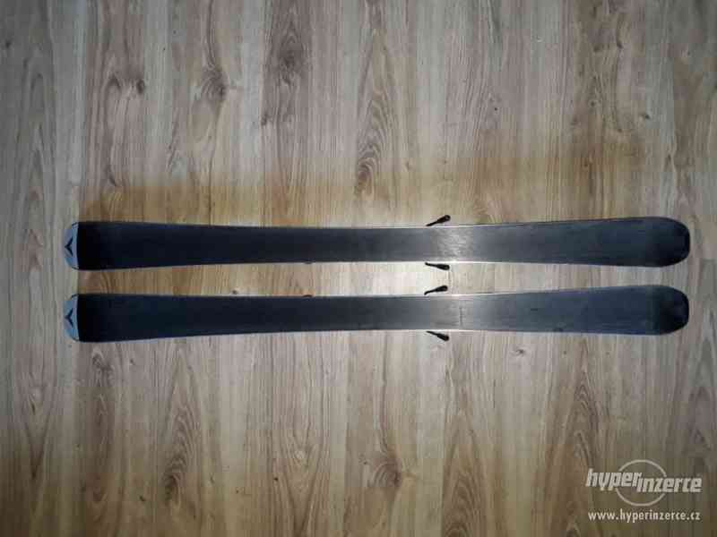 Dětské sjezdové lyže 120cm - foto 2