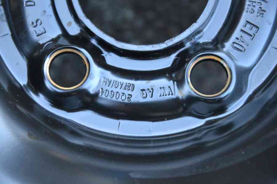 NOVÝ zimní komplet Š.Fabia IV/VW Polo,S.Ibiza-185/65R15 - foto 21