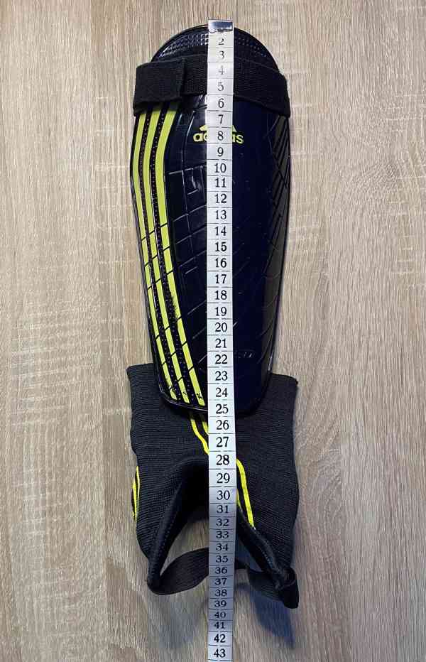 Fotbalové holení chrániče Adidas - foto 5