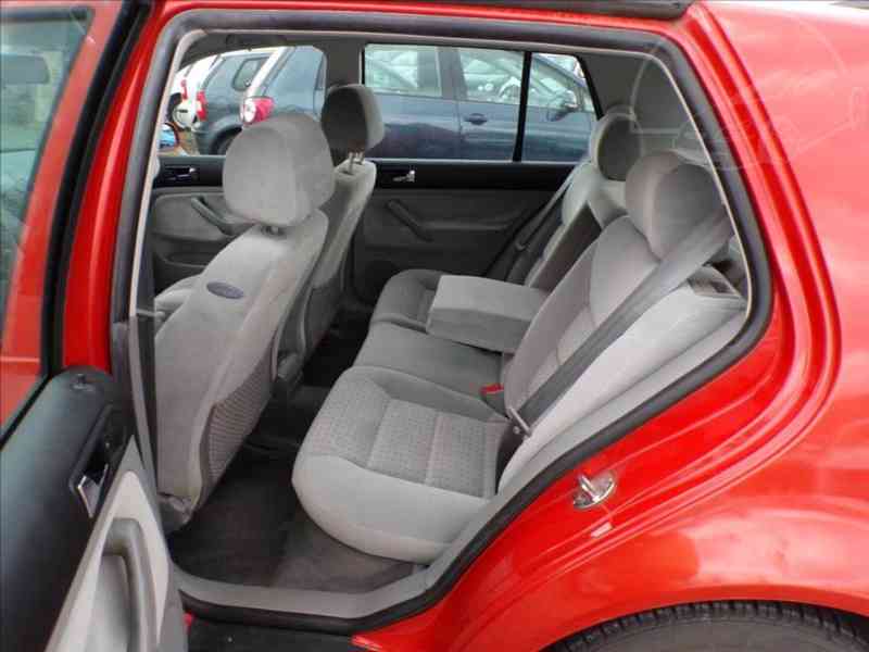 Volkswagen Golf 1,6 i AUTOMAT-HNED ODJÍŽDÍTE - foto 9