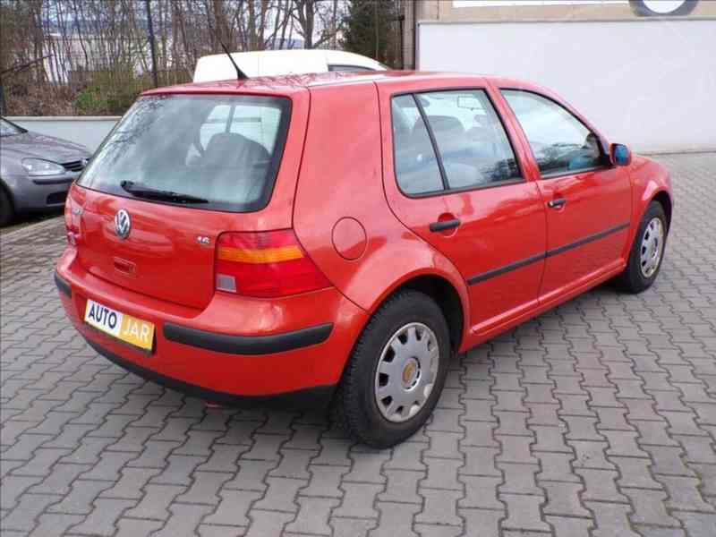 Volkswagen Golf 1,6 i AUTOMAT-HNED ODJÍŽDÍTE - foto 3