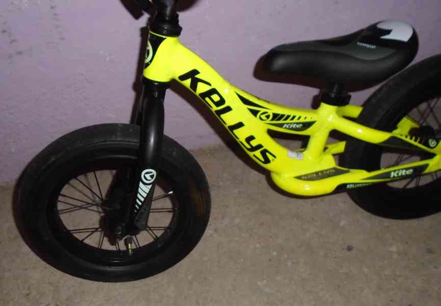 Prodám dětské Odrážedlo KELLYS KITE 12“. - foto 5