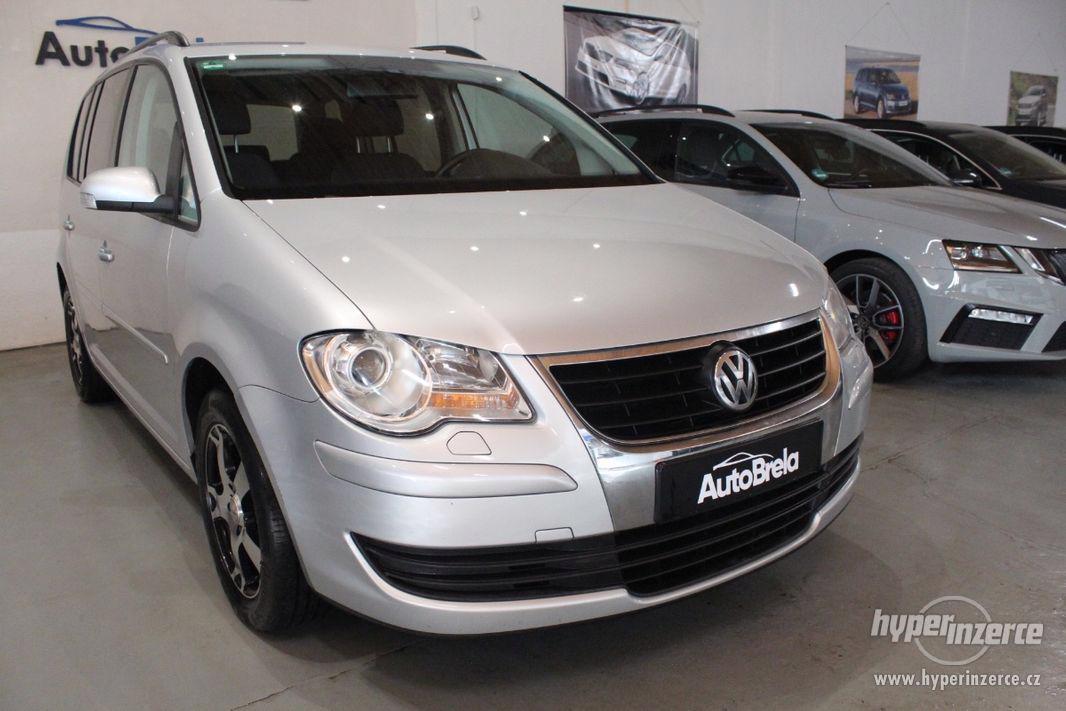 VW Touran 2.0 TDI HIG. 7 Míst tažné zařízení - foto 1