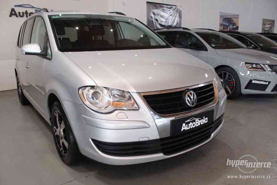 VW Touran 2.0 TDI HIG. 7 Míst tažné zařízení - foto 1