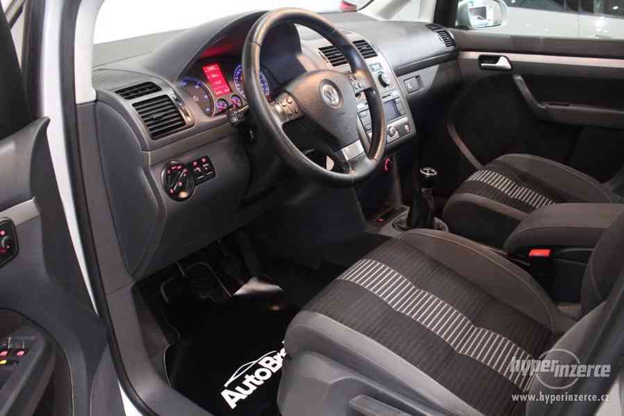 VW Touran 2.0 TDI HIG. 7 Míst tažné zařízení - foto 18
