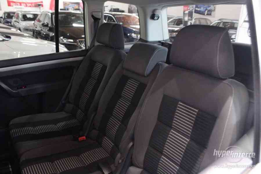 VW Touran 2.0 TDI HIG. 7 Míst tažné zařízení - foto 24