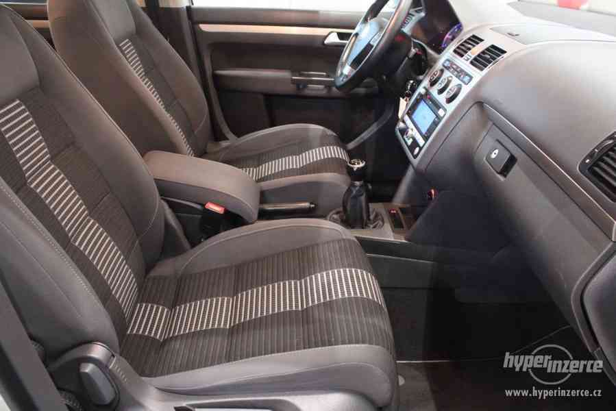 VW Touran 2.0 TDI HIG. 7 Míst tažné zařízení - foto 29