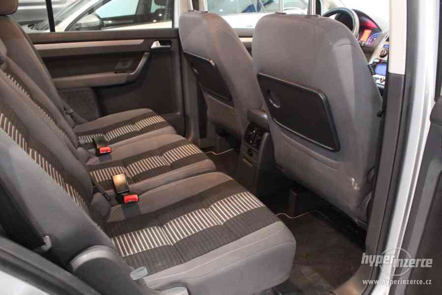 VW Touran 2.0 TDI HIG. 7 Míst tažné zařízení - foto 30