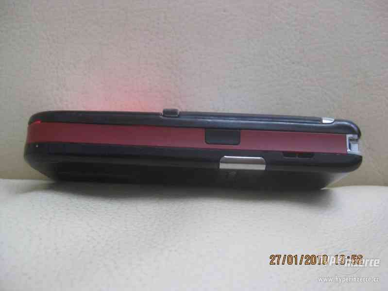 Nokia 7260 z r.2004 - plně funkční telefony - foto 3