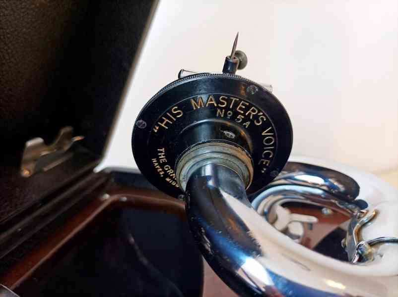 Starožitný gramofon na kliku značky His Master’s Voice - foto 11