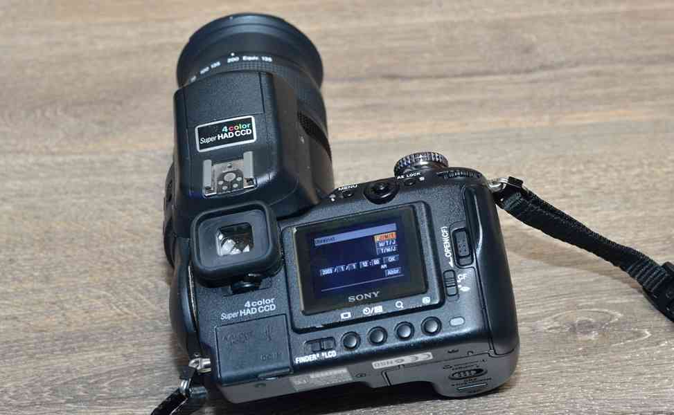 SONY Cyber-Shot DSC-F828 **8Mpix CCD*7x Opt.Zoom - foto 6