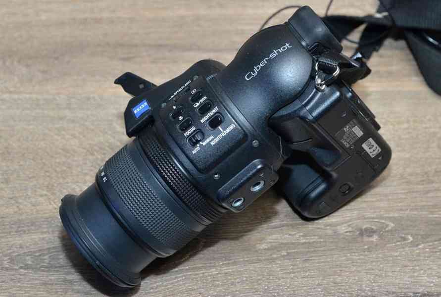 SONY Cyber-Shot DSC-F828 **8Mpix CCD*7x Opt.Zoom - foto 5
