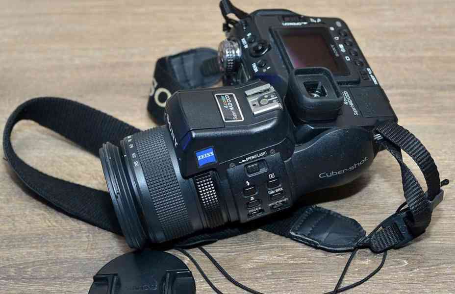 SONY Cyber-Shot DSC-F828 **8Mpix CCD*7x Opt.Zoom - foto 4