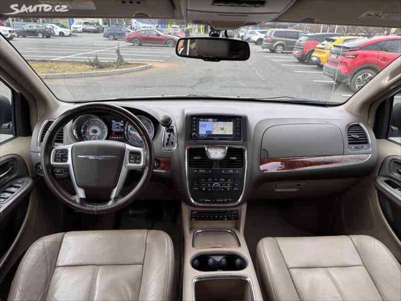 Chrysler Town & Country 3,6 - foto 9