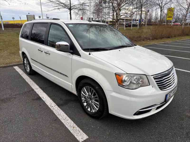 Chrysler Town & Country 3,6 - foto 3