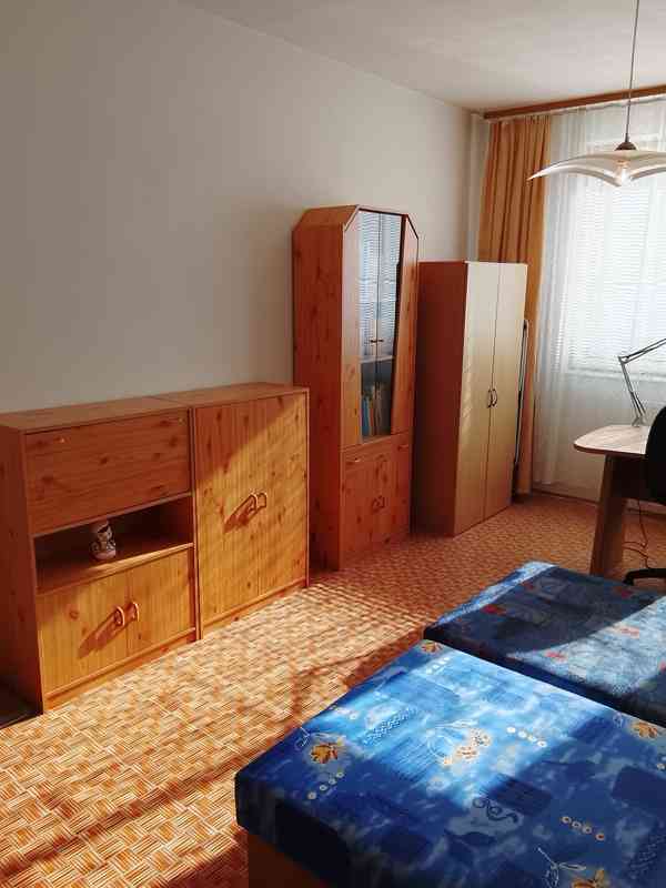 Pronájem bytu 1+1 v Sokolově na Starém náměstí  - foto 2