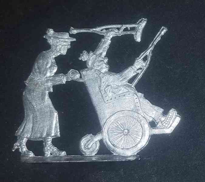 Cínová plastika Švejk na cestě k odvodu - foto 2