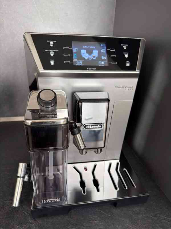 Automatický kávovar De'Longhi PrimaDonna 550.75.MS stříbrný - foto 3