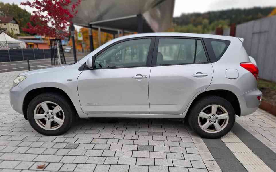 Toyota RAV 4 2,0i benzín 112kw - foto 7