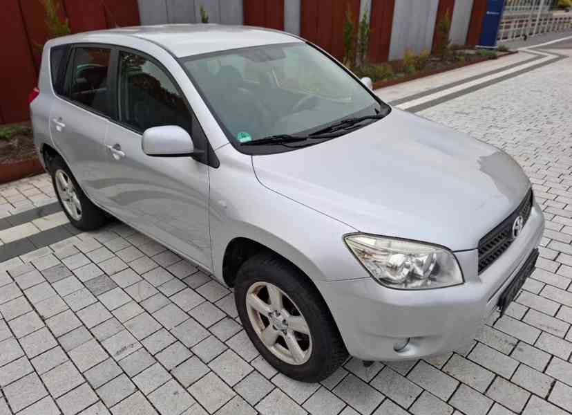 Toyota RAV 4 2,0i benzín 112kw - foto 21
