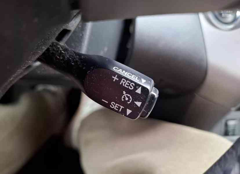 Toyota RAV 4 2,0i benzín 112kw - foto 15