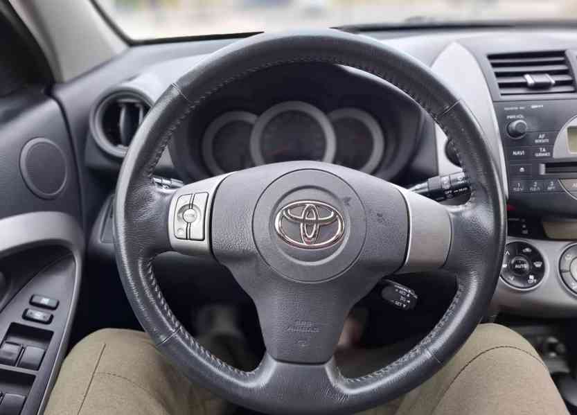 Toyota RAV 4 2,0i benzín 112kw - foto 12