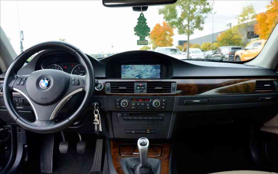 BMW Řada 3 2,0 - foto 3