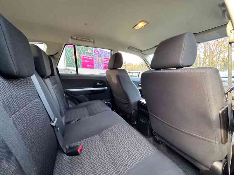 Suzuki Grand Vitara 2.4i Comfort Aut. benzín 124kw - foto 19