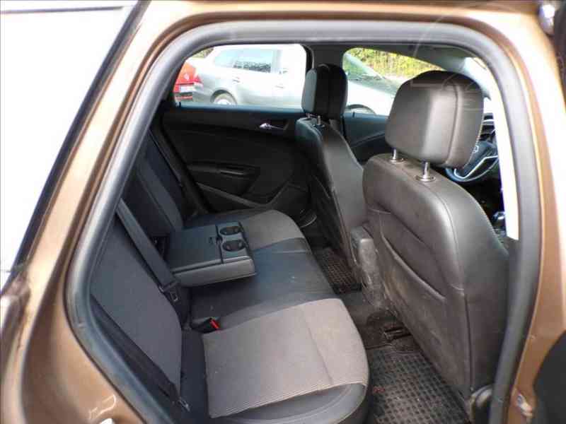 Opel Astra 1,6 CDTI - foto 10
