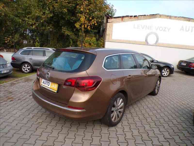 Opel Astra 1,6 CDTI - foto 4
