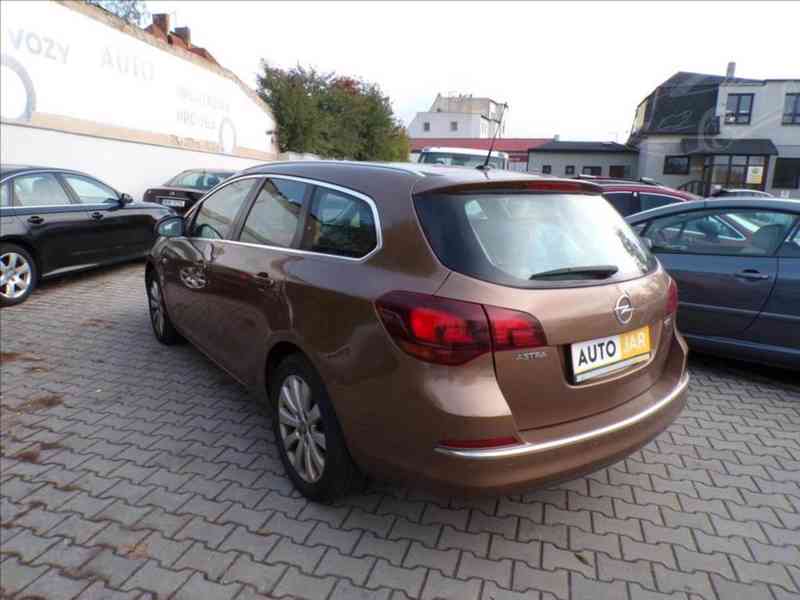 Opel Astra 1,6 CDTI - foto 3