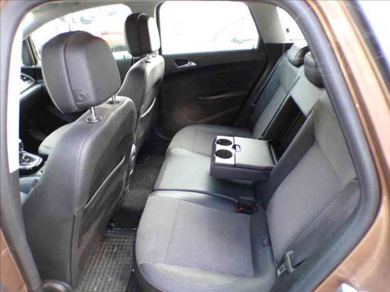 Opel Astra 1,6 CDTI - foto 8