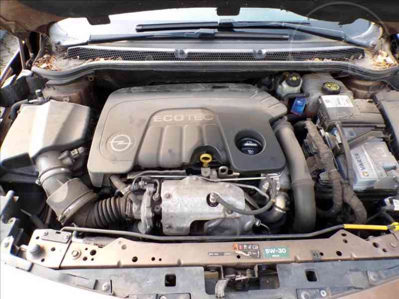 Opel Astra 1,6 CDTI - foto 12