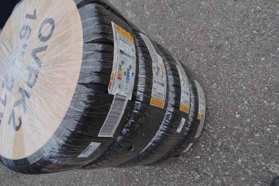 Zimní NOVÉ ALU Š.Scala, Kamiq,VW Taigo 205/50R17 Pirelli   - foto 4