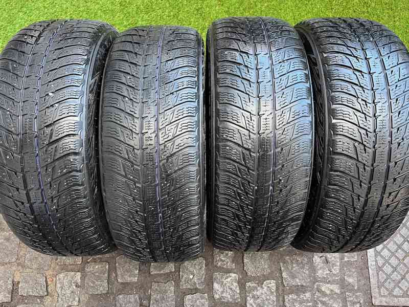 235 55 18 R18 zimní pneumatiky Nokian WR SUV 3