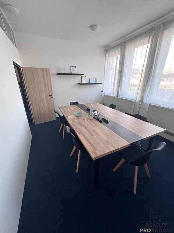 Pronájem skladových prostor - kanceláře 38m2  