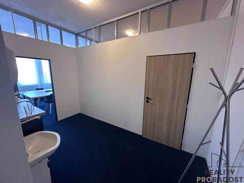 Pronájem skladových prostor - kanceláře 38m2   - foto 2