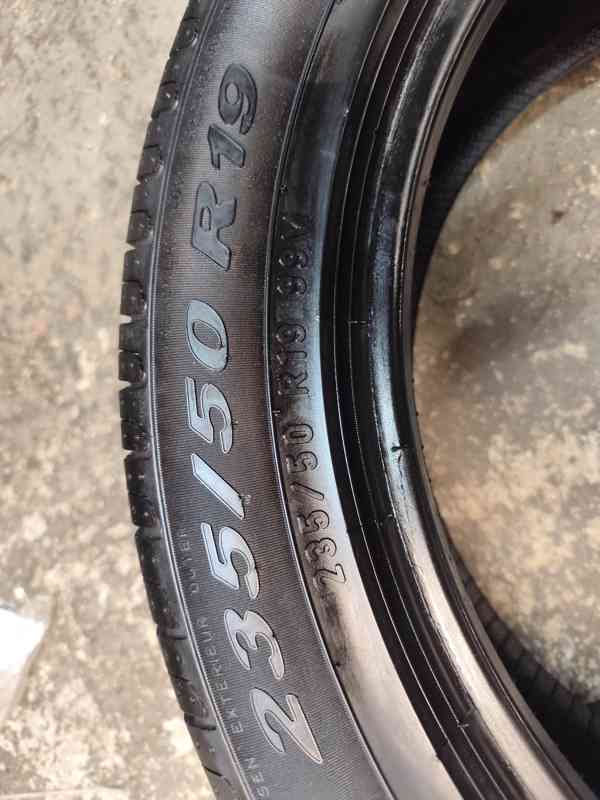 letní pneu 235/50 R19 Pirelli  - foto 5